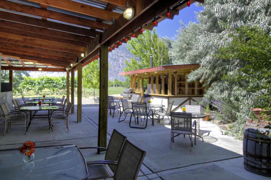 Crowsnest Vineyards Guesthouse Keremeos Екстер'єр фото